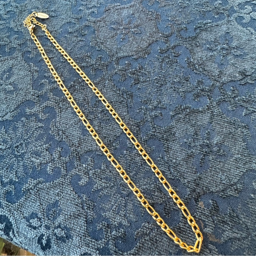 Atolea Classic Gold Chain Necklace lobster clasp brand charm
